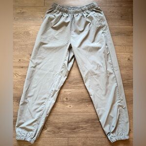 Nike Men's Light Gray Joggers, Medium